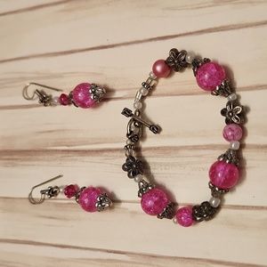 Glass bead toggle bracelet with matching fish hook earrings.
